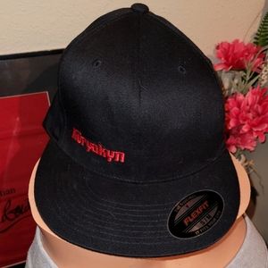 Black Flex Fit Hat S-M